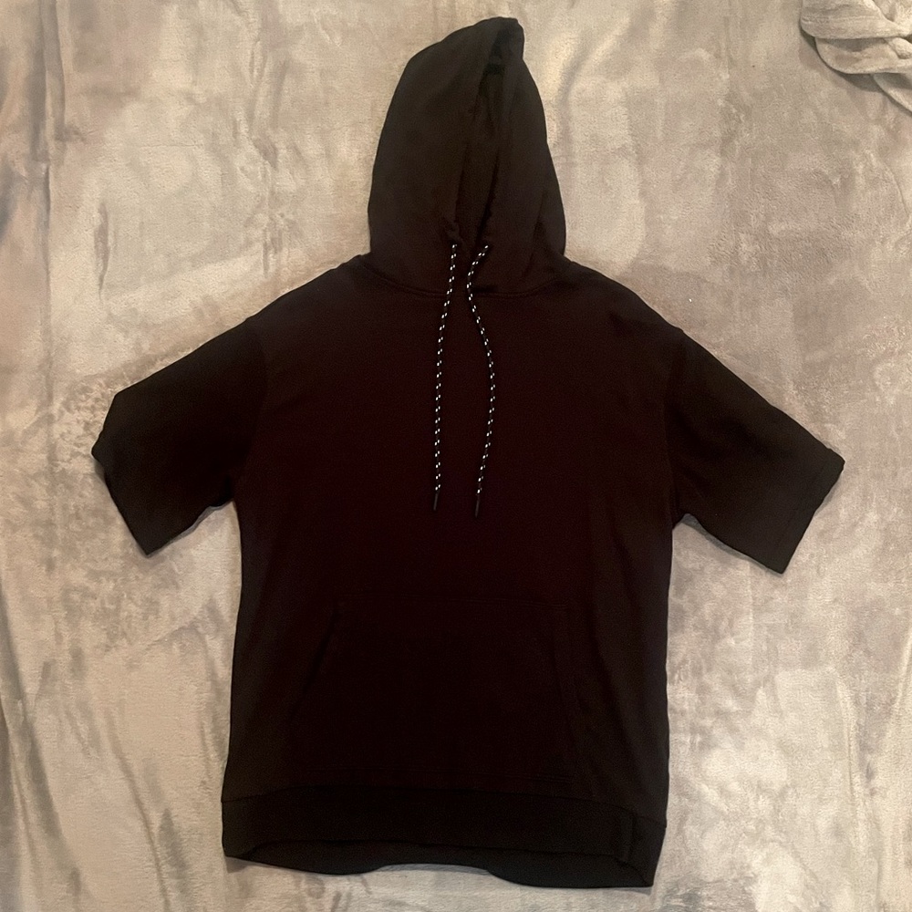 No Boundaries Men’s Short Sleeve Hoodie